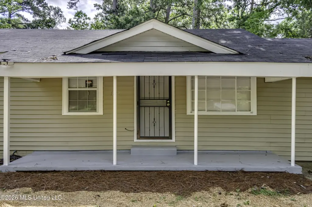 1872 Shady Lane Dr