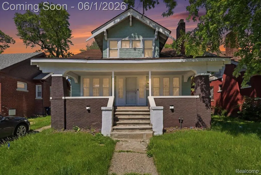 13335 Strathmoor St