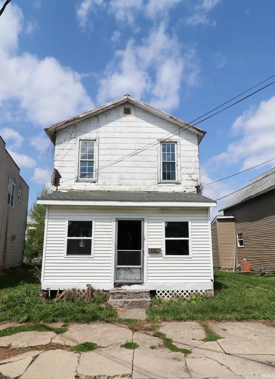 438 W Division St