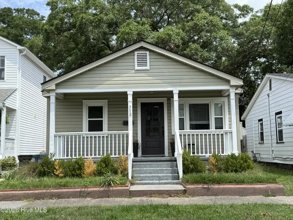 713 Ann St