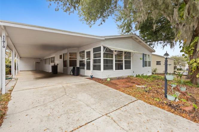 11910 Salina Way