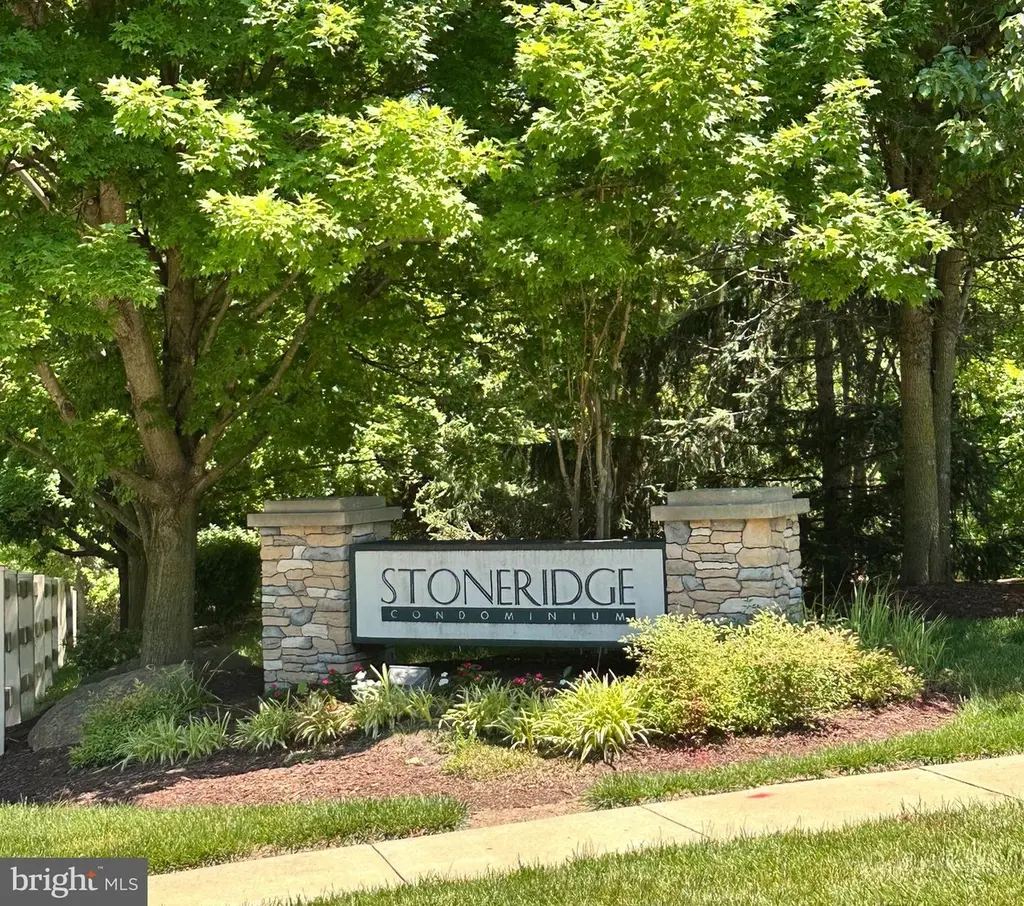 8801 Stone Ridge Cir #201