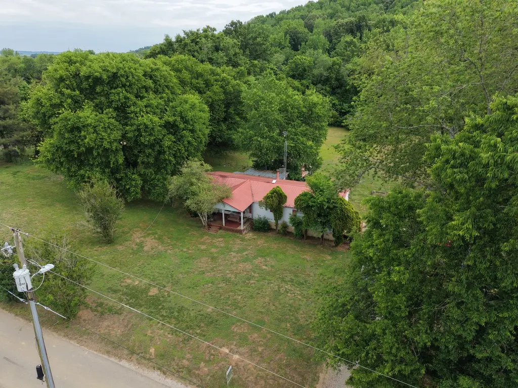 102 Sugar Tree Rd