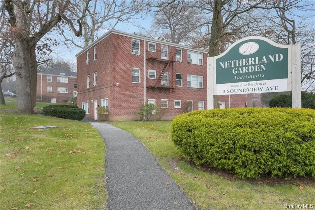 2 Soundview Ave Unit 2D