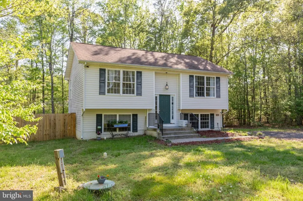 877 Campers Ln