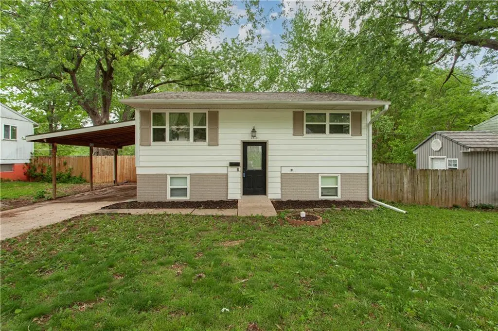 1413 N Geronimo Dr