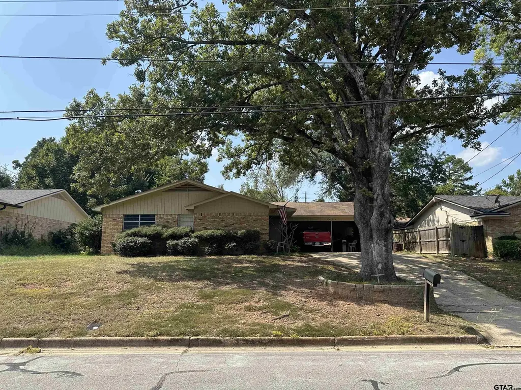 2613 Chelsea Dr