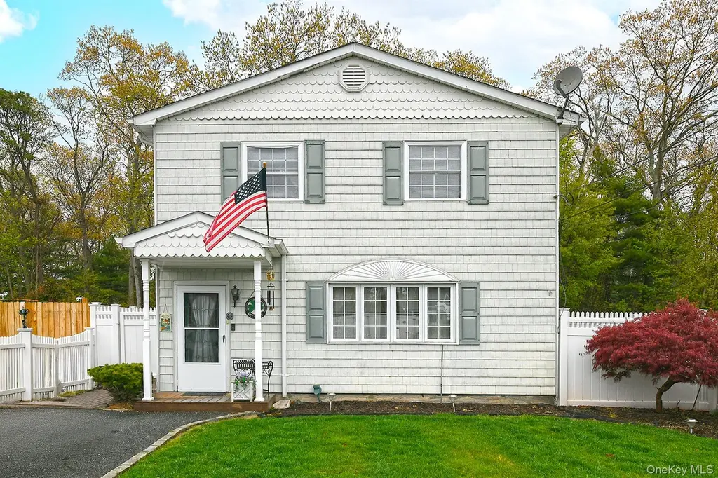 171 Pauline St