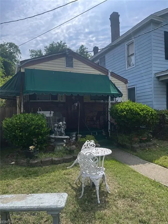 2126 Chestnut Ave