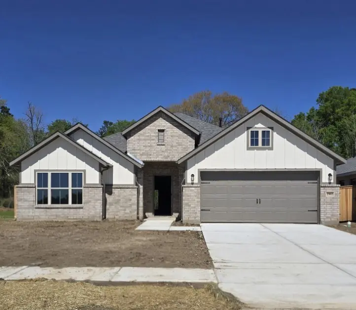 2902 River Juniper Ln