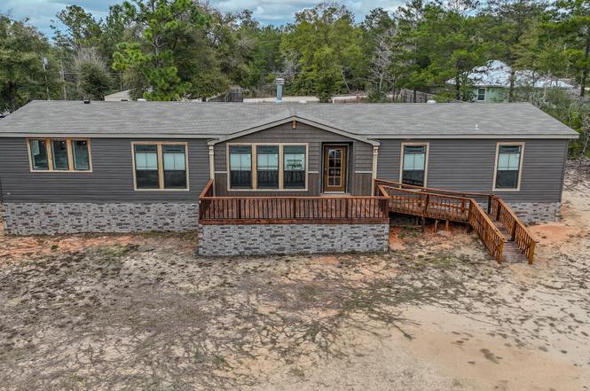 120 Clover Ln