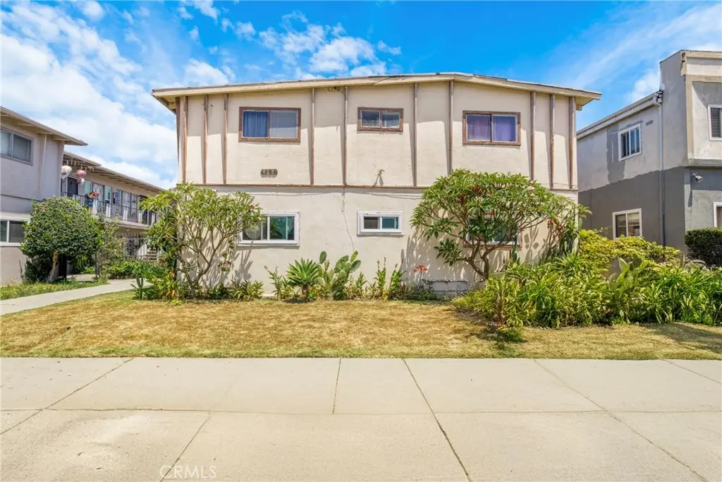 1625 Lomita