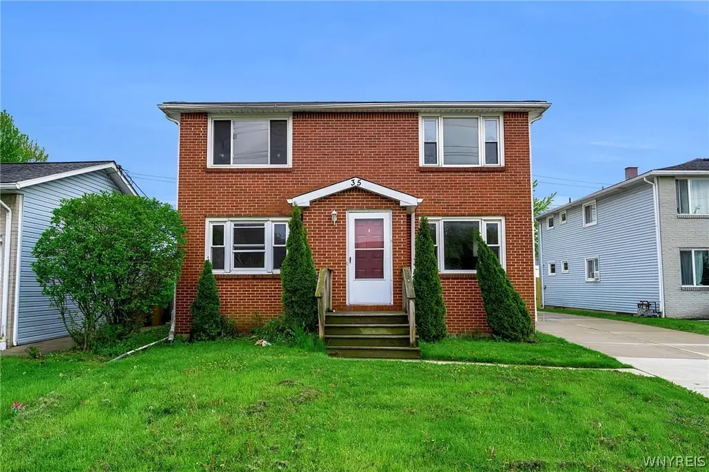35 Crandon Blvd