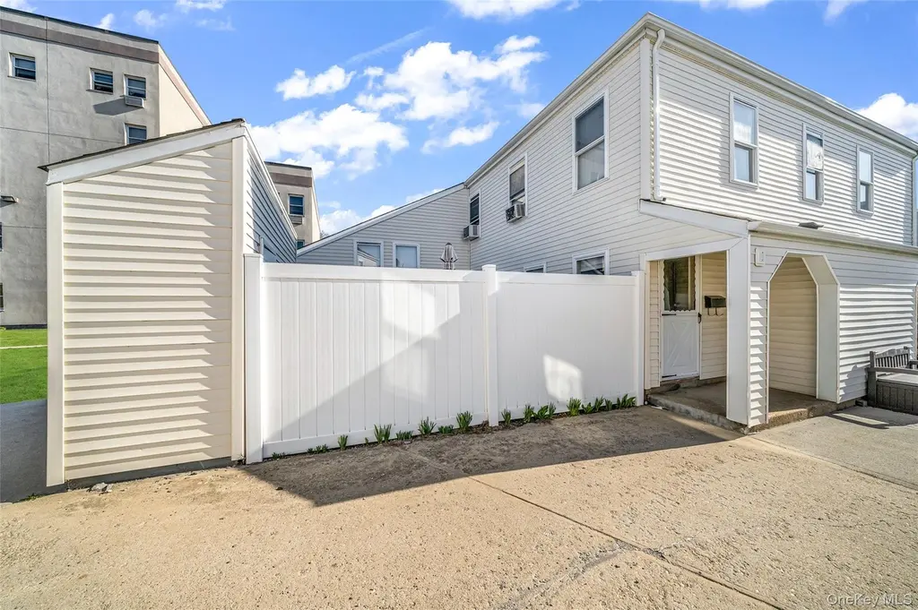 290 Lowndes Ave Unit C