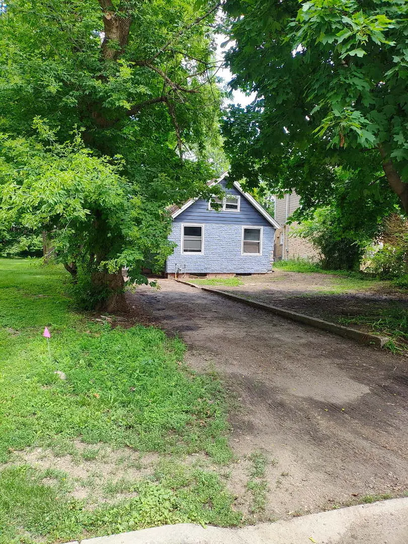204 W Ellis Ave