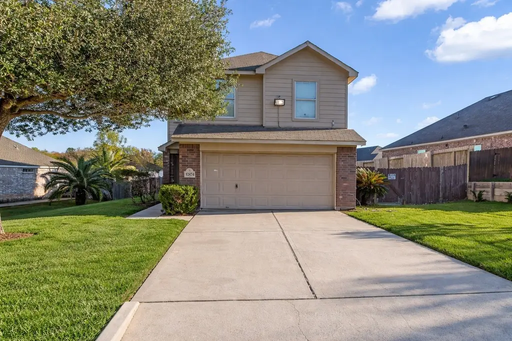 12474 Hackberry Dr