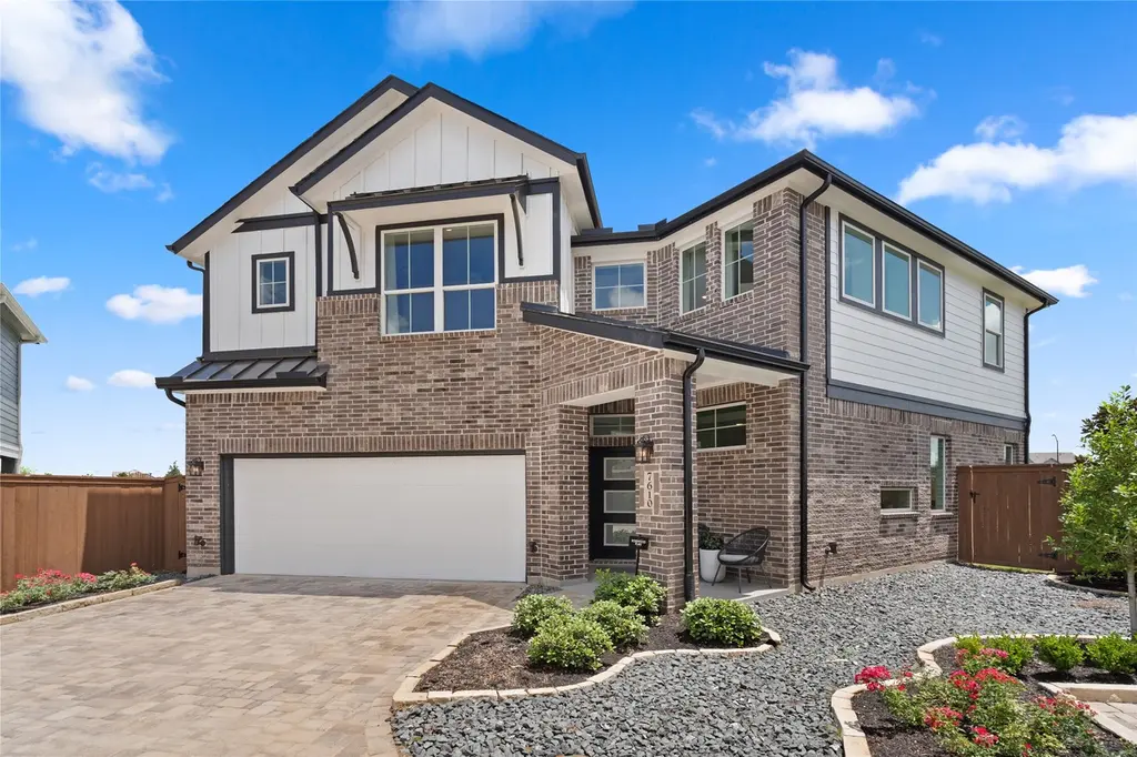 1218 Shaded Rock Dr