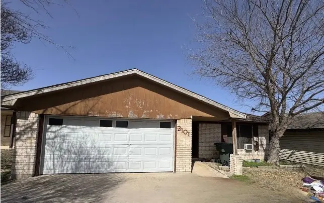 2101 Corona Dr