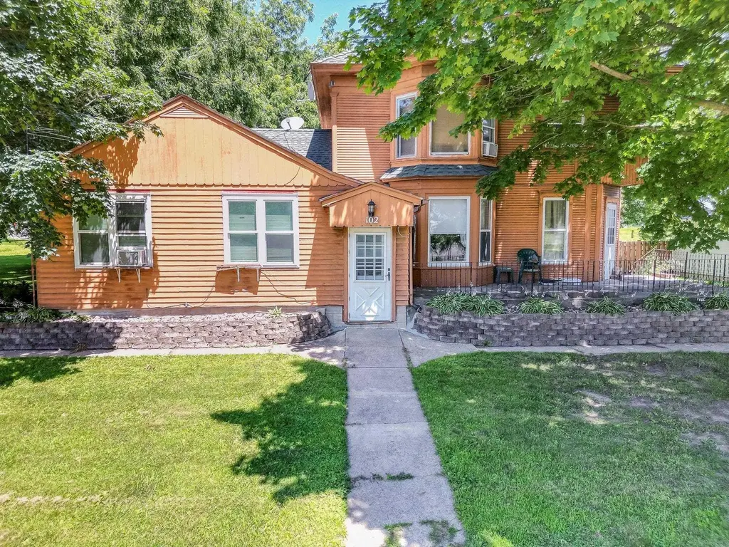 102 NW 9th Ave