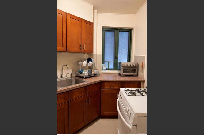 1566 Unionport Rd Unit 1C
