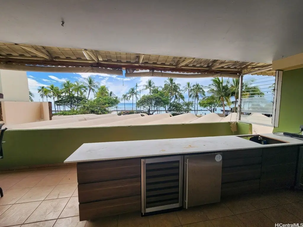 2500 Kalakaua Ave #201