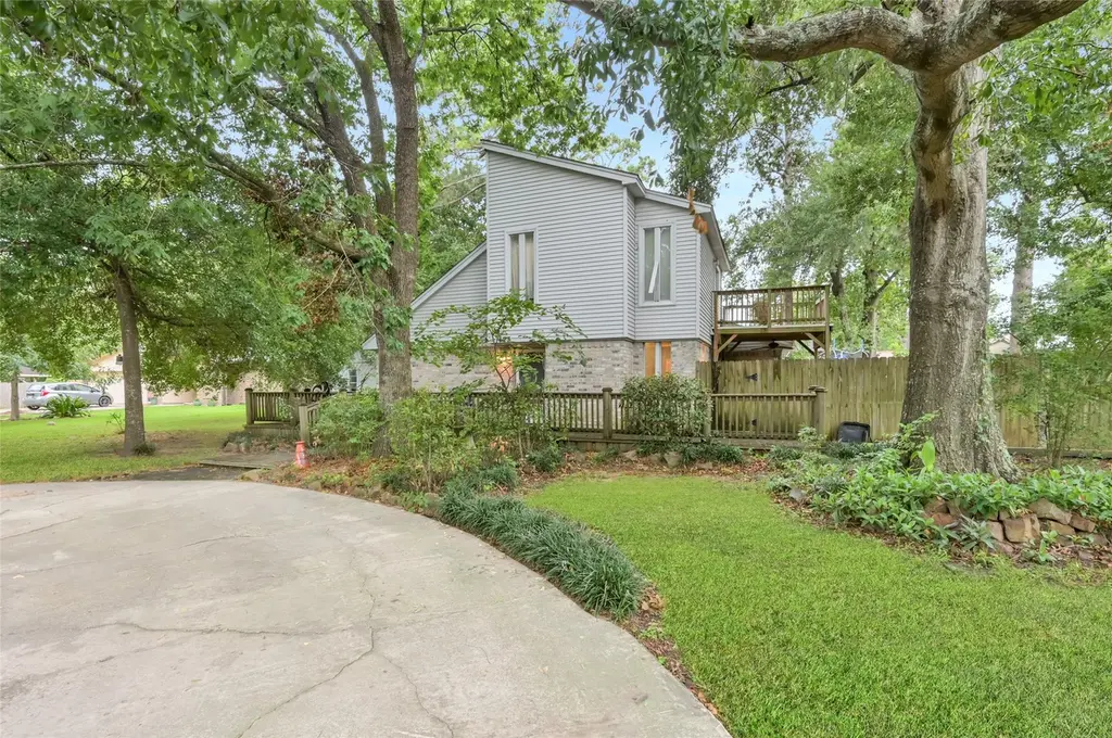 423 Paradise Ln