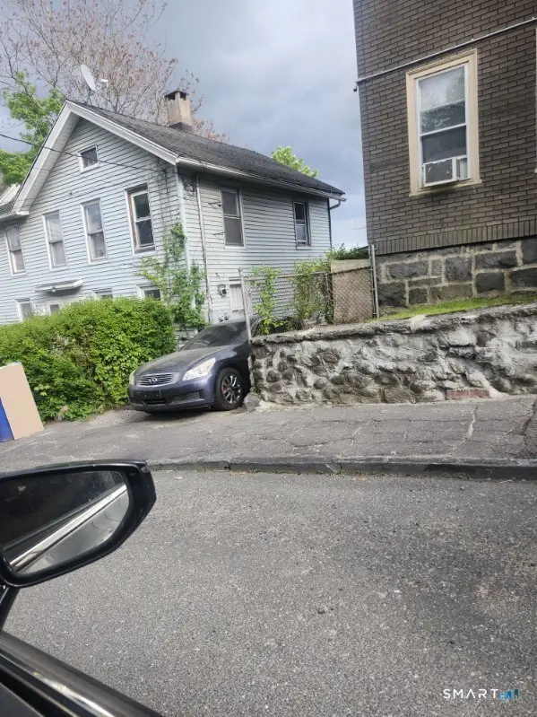 19 Summit St