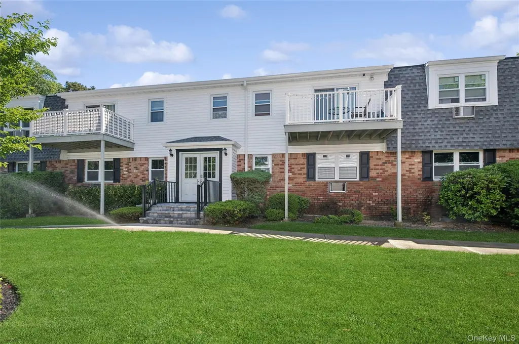 260 Waverly Ave #49