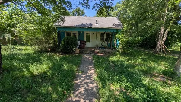 404 N Duff Ave