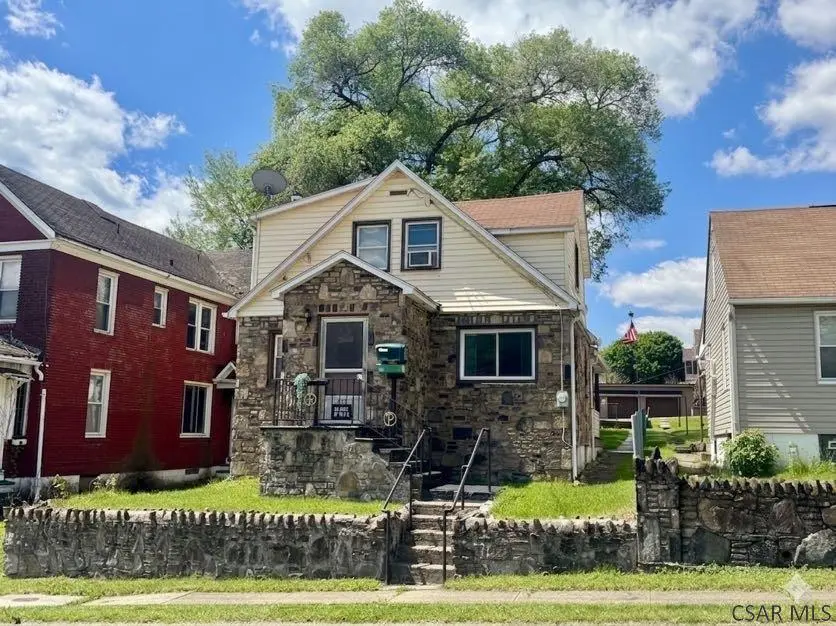 375 Daniel St