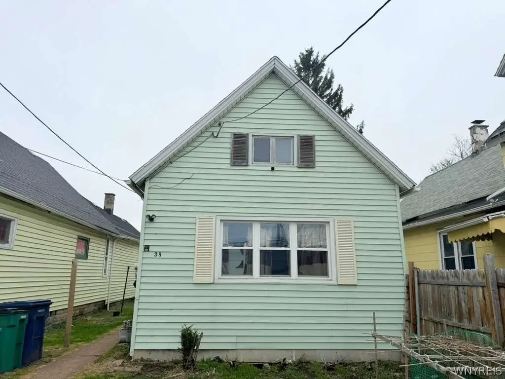 38 Lathrop St