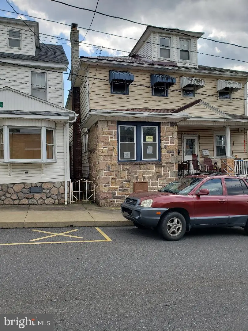 502 W Girard St