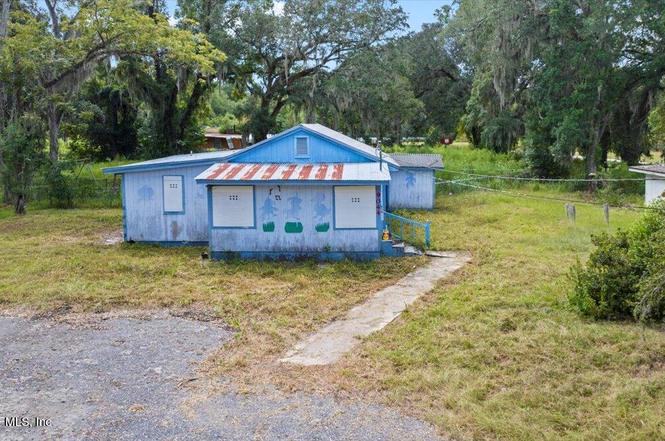 9044 Crystal Springs Rd
