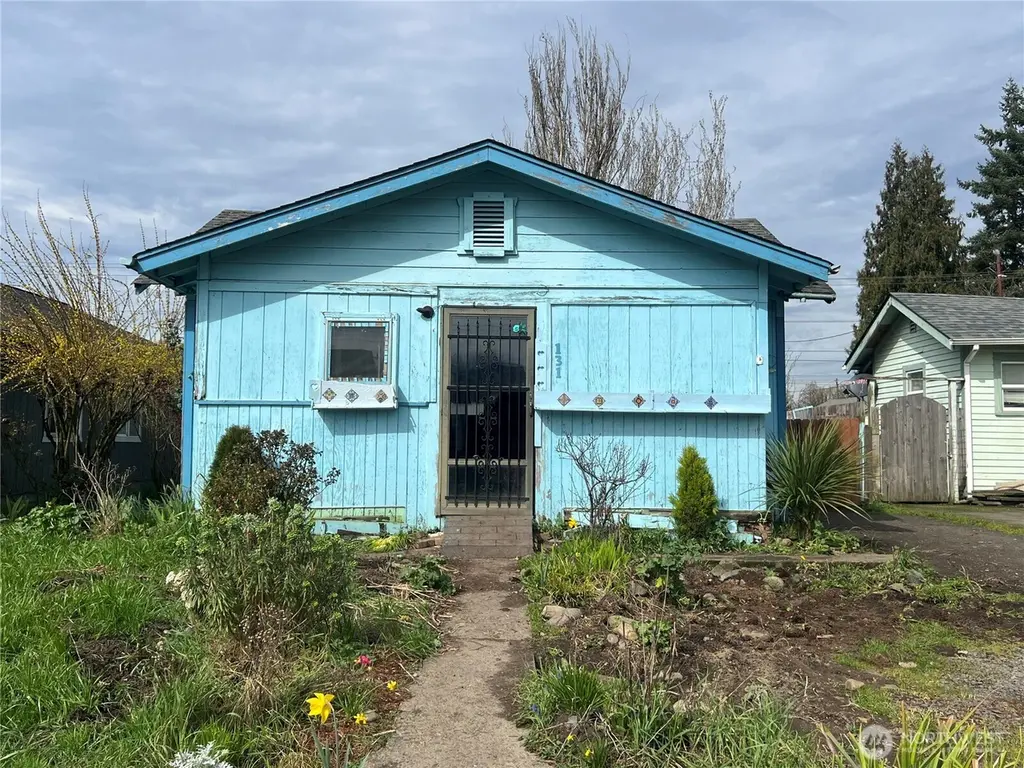 131 17th Ave