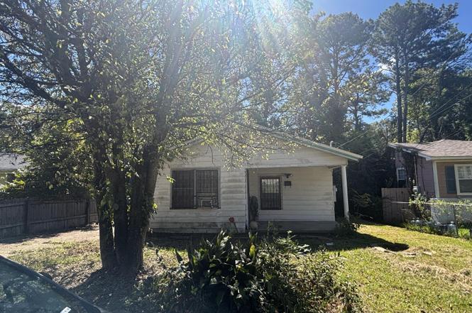 1427 Fernwood Dr