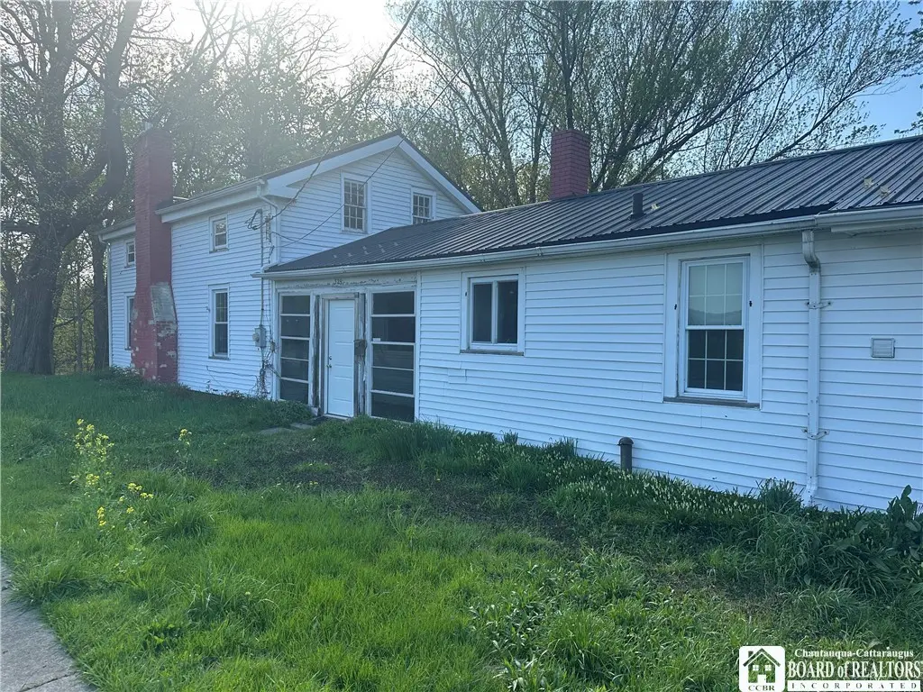 329 E Main St