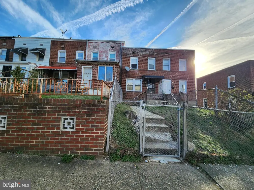 2733 Bookert Dr