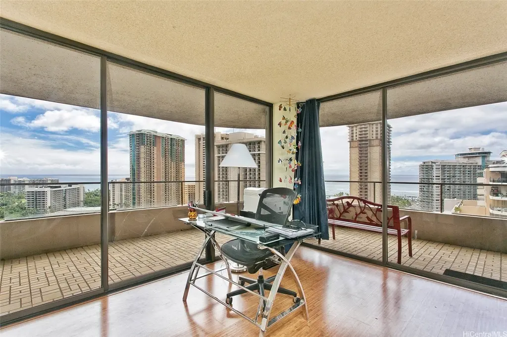 1910 Ala Moana Blvd Unit 25A