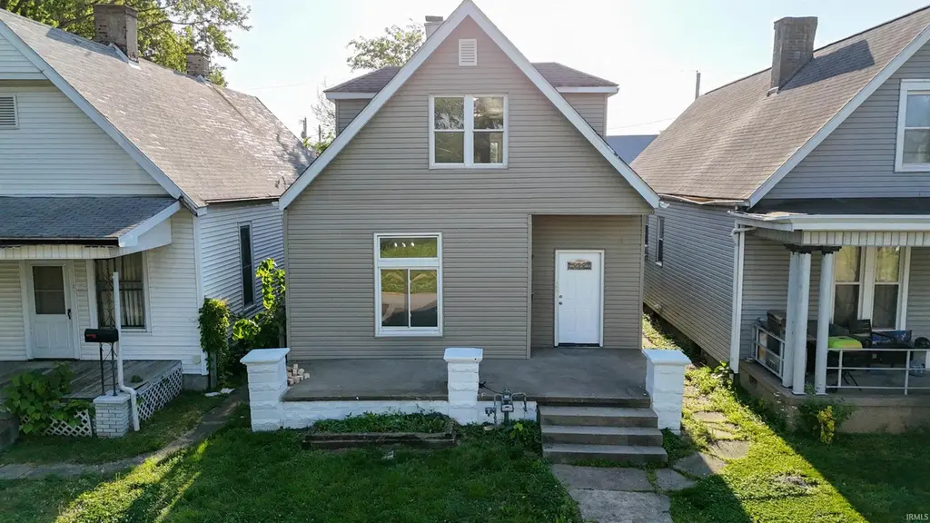 1105 Baker Ave