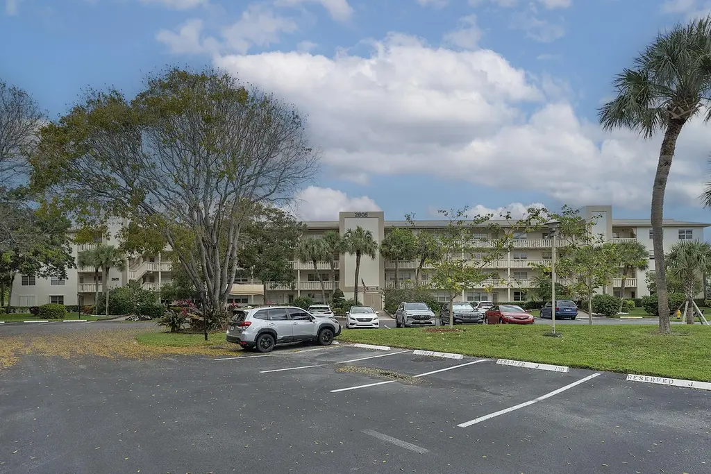 2905 Victoria Pl Unit G4