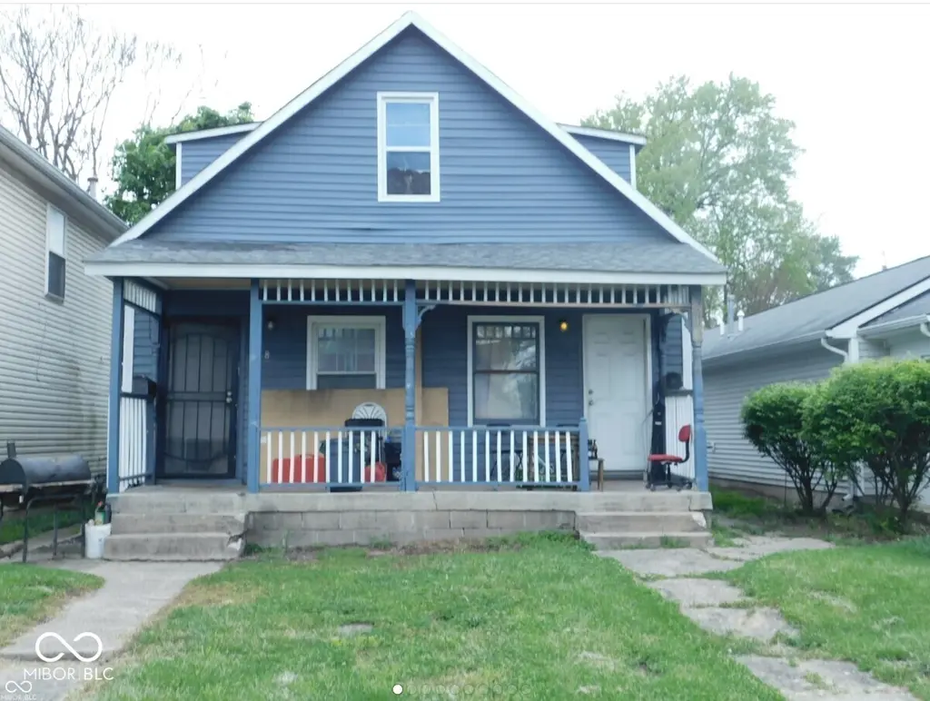 946 W 26th St