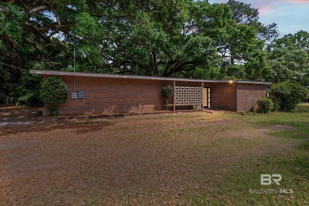 2255 Pratt Dr