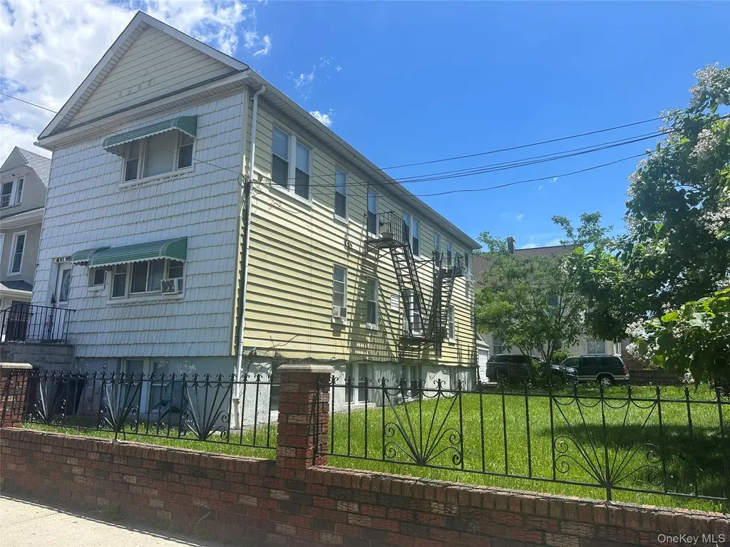 102-06 27th Ave