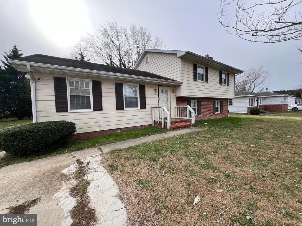 812 Bradley Ave