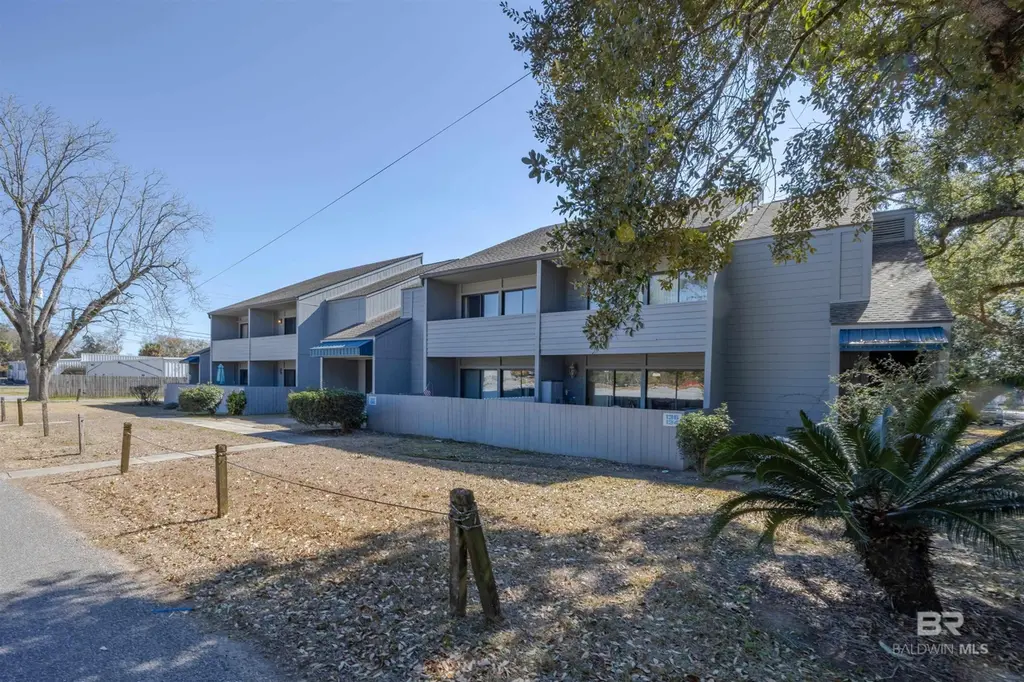 132 W Satsuma Ave #132