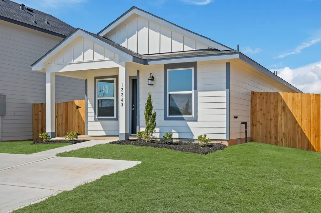 12243 Shield Crest Ct