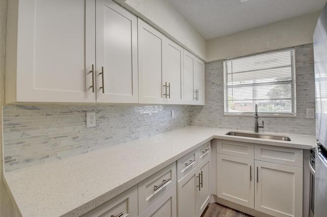 30 SE 13th St Unit B2