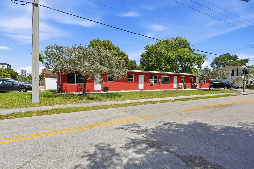 840 NW 3rd St Unit 1-4