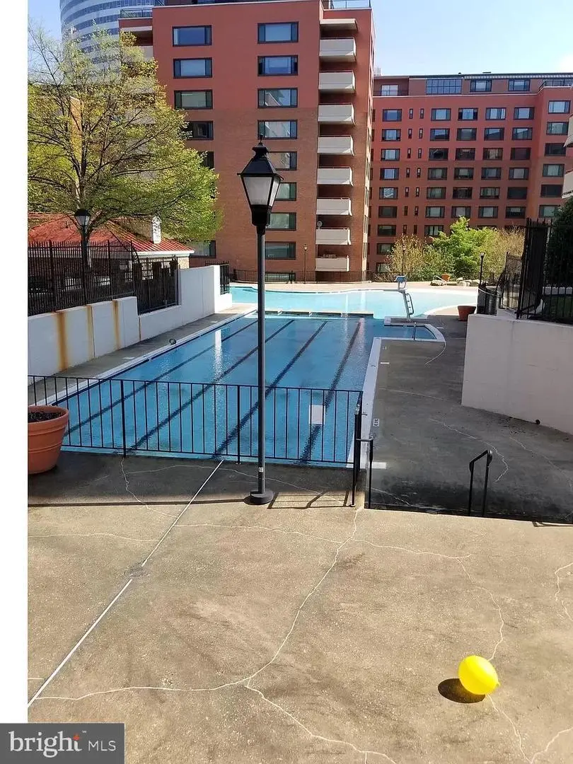 1011 Arlington Blvd #517