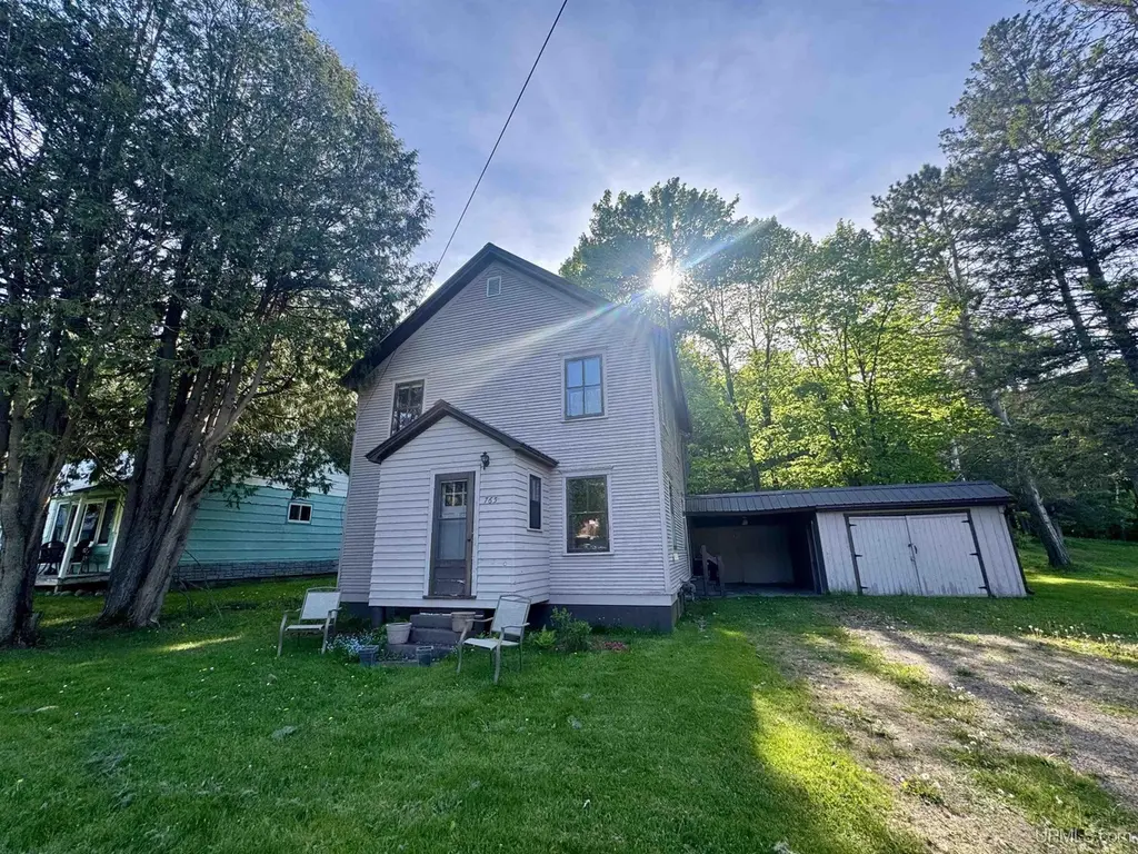 765 W Ice Lake Rd